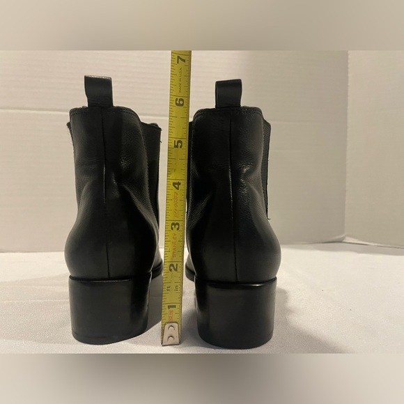 MARC FISHER Yale Pointy Toe Black Leather Chelsea Ankle Booties Women’s 6 1/2 - Picture 3 of 5